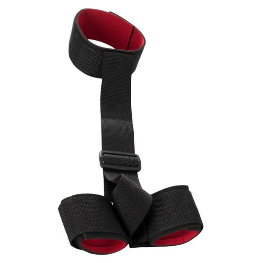 „Sex Fesseln“ mit kombinierter Hals- und Handfessel