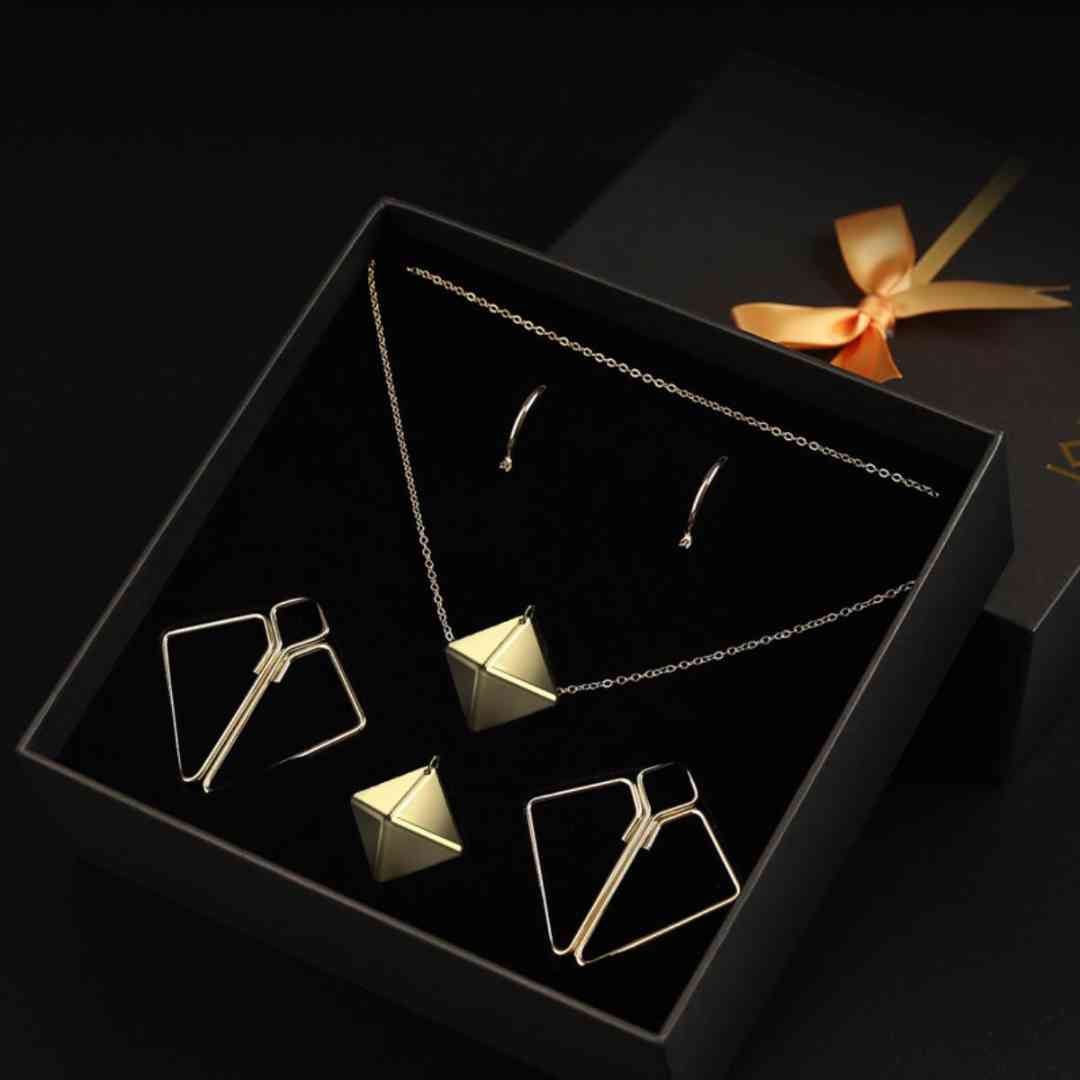 Nippelklemmen mit schwerem Anhänger