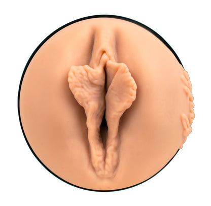 Kiiroo - Agatha Vega - Masturbator in Vagina-Optik