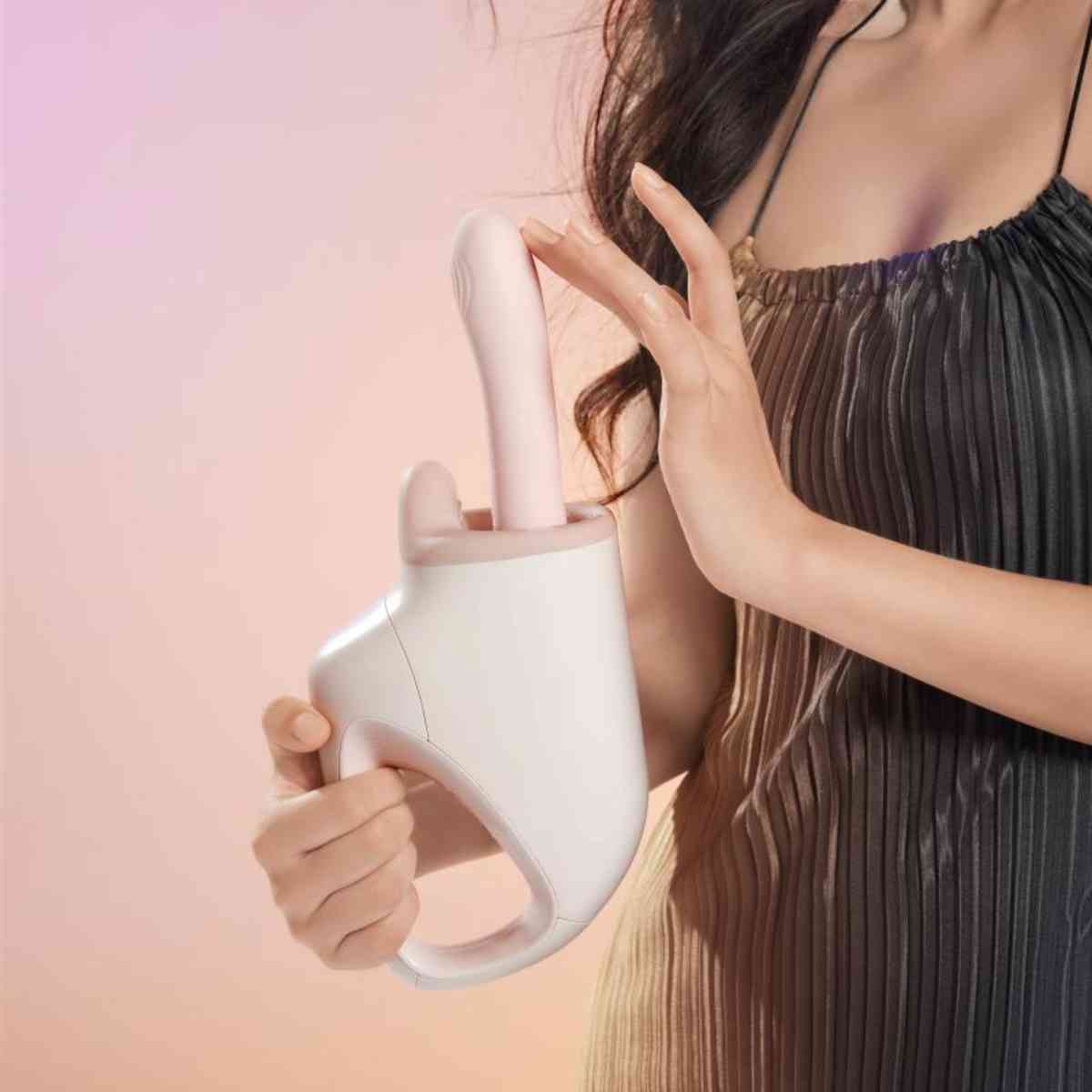 Automatische Hand-Sexmaschine "AK G1" in Frauenhand