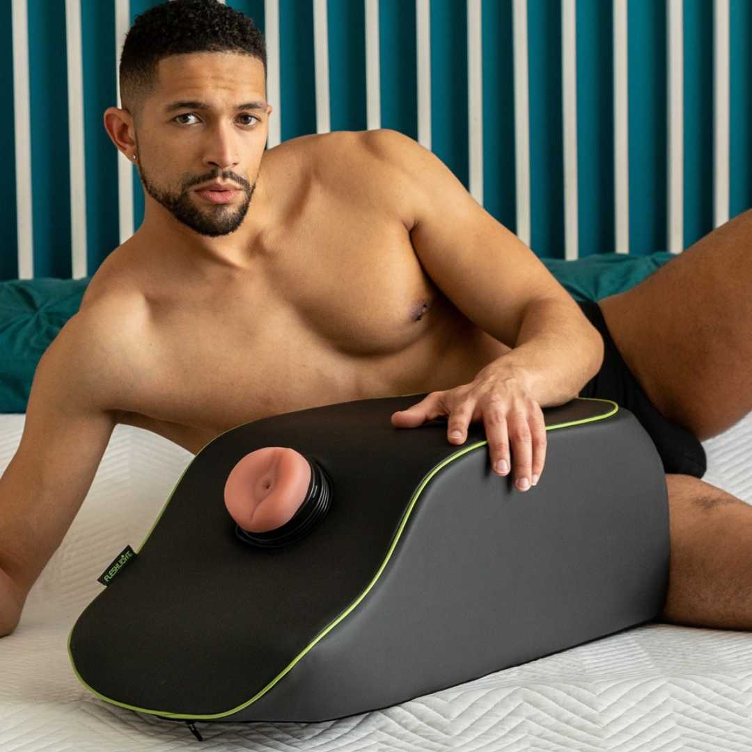 Liebeskissen „Fleshlight Mount on a Mission“ mit Halterung für Fleshlight-Masturbator