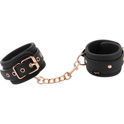 Coquette - Fantasy-Handschellen aus veganem Leder mit Nopren-Futter