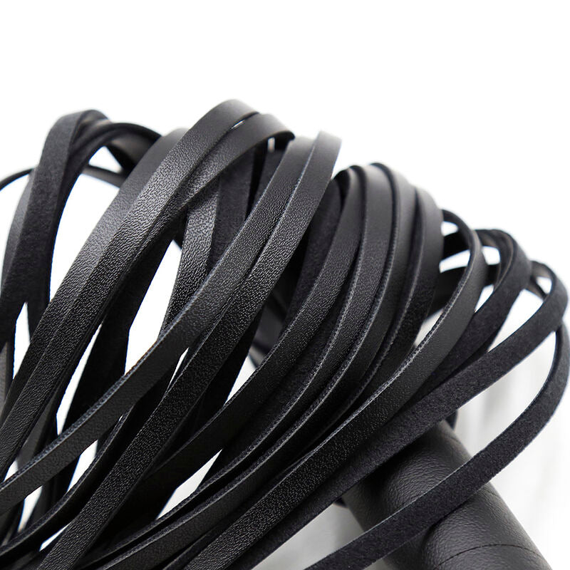 Ohmama - Ohmama Fetish - Silberne Armbnder mitPeitsche