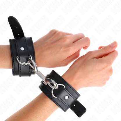Kink - Handgelenkfesseln mit Nieten