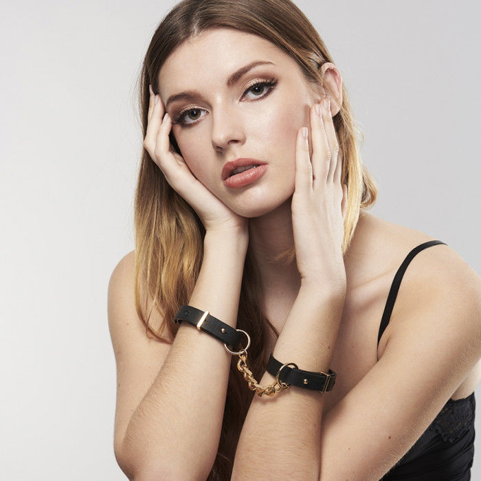 Bijoux - Handschellen aus Leder mit goldener Kette