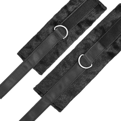 Darkness - Bettfessel Set mit Manschetten